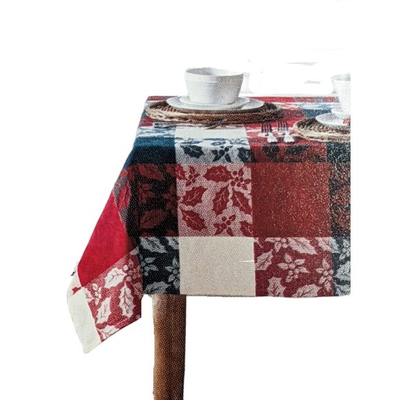 Bee & Willow Home Tablecloth Set 60 x 144 Napkins Runner Holly Theme NWT - Picture 2 of 6